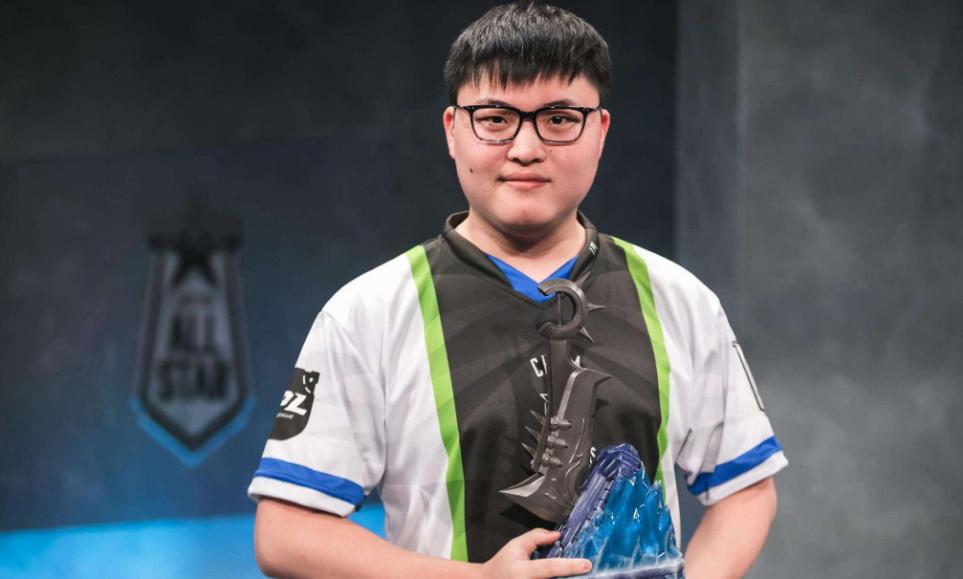 2021表演赛uzi薇恩1v5封神之战,奇亚娜vs薇恩视频