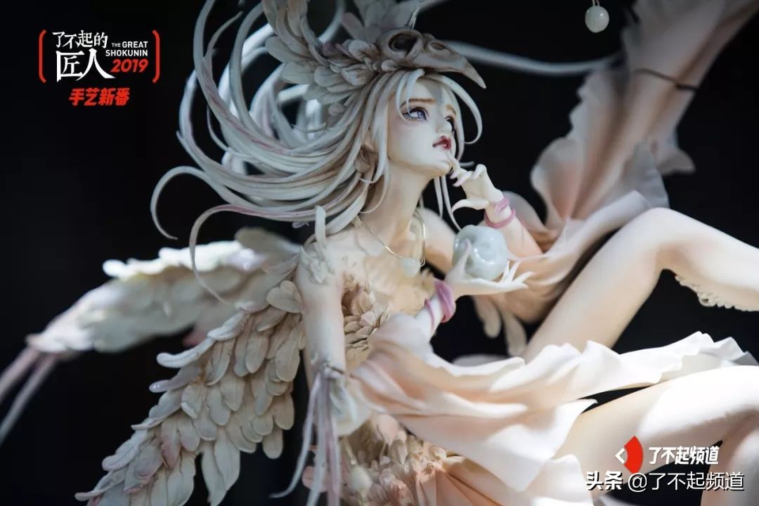 他从珠宝首饰到美容美发样样精通，只为做好一块蛋糕