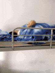 在网吧被老妈抓,在网吧上网被父母抓到