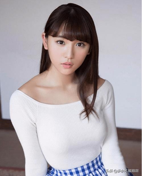 女生心动了会有什么表现,这3个小细节是女人暗恋你的迹象