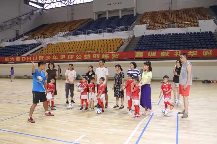 茵训实践意气风发，七十华诞风采依旧