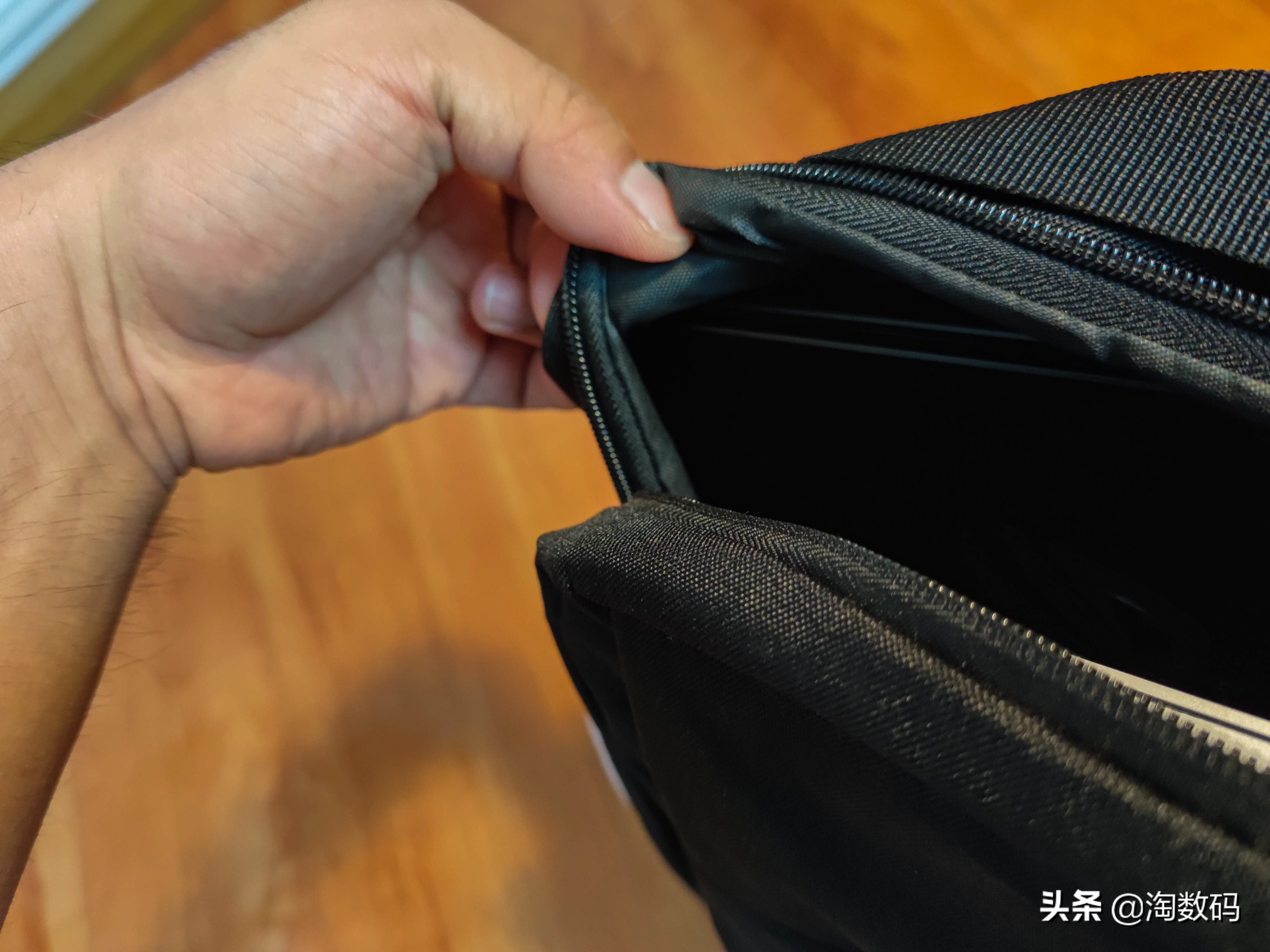 9块9双肩包装载力天花板？廉价国货通勤背包实用性检测+晒单简评