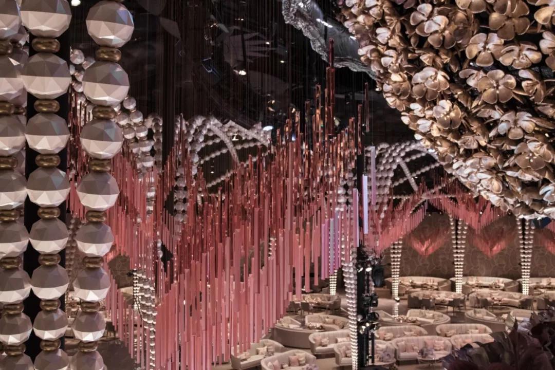 这才是婚礼真正应该有的样子,前院办婚礼后院摆酒席