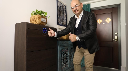 鞋子怎么消杀？法国用户分享海尔纤元鞋柜体验：一步到位！