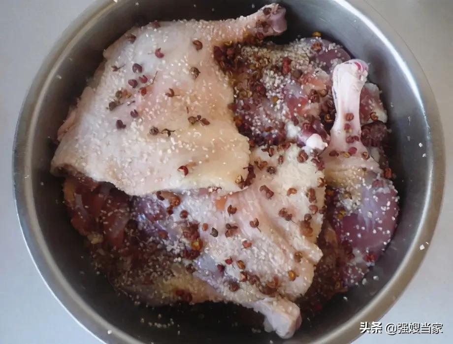 烟熏腊鸭腿和普通腊鸭腿,腌鸭腿蒸几分钟