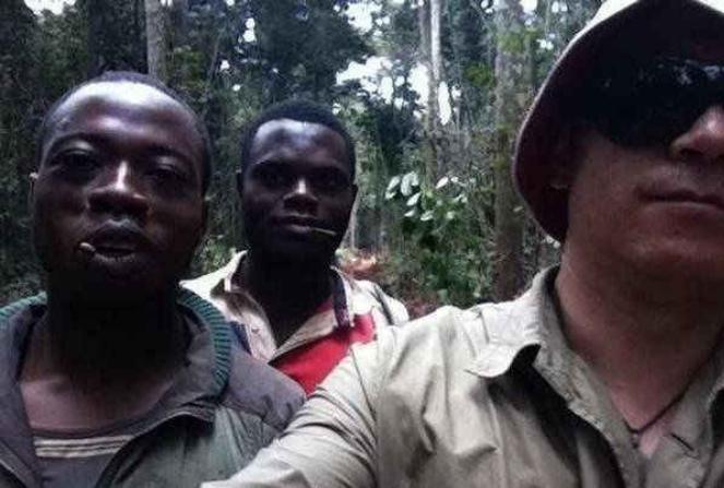 暗访广东天价大板生产基地,原料全是称斤拉木头,富豪还排队来买