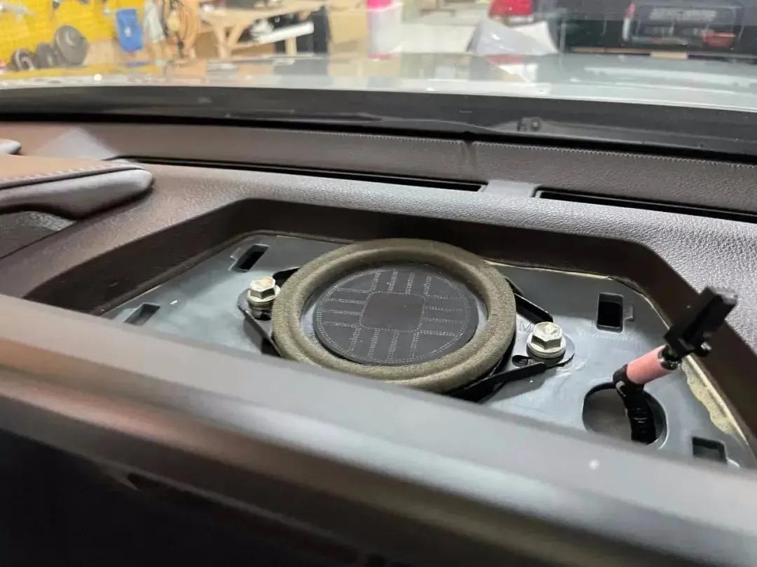 雷克萨斯es300h原车喇叭,雷克萨斯es300h喇叭的位置