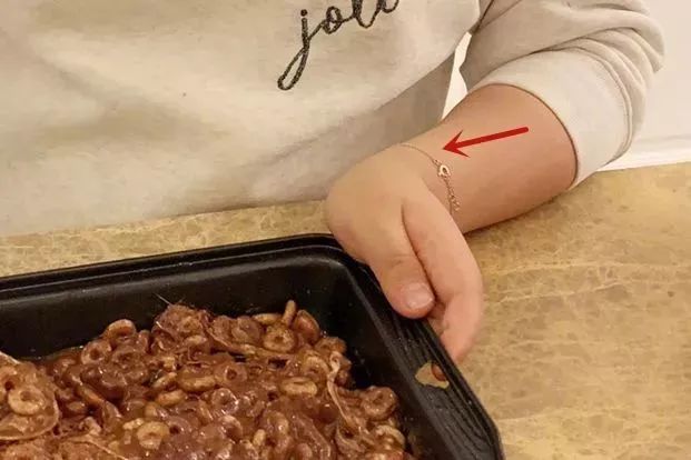 戴5万手链就被炮轰炫富,这些星二代的生活更壕