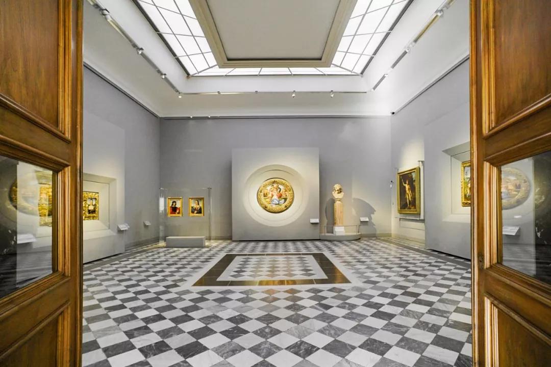 他捐了1000多亿文物,他捐给中国上千亿文物