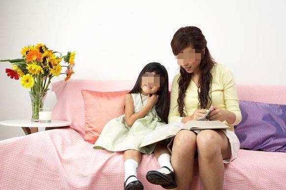 14岁女孩房间发出“嗯嗯”声，妈妈分三步引导，丈夫竖起大拇指