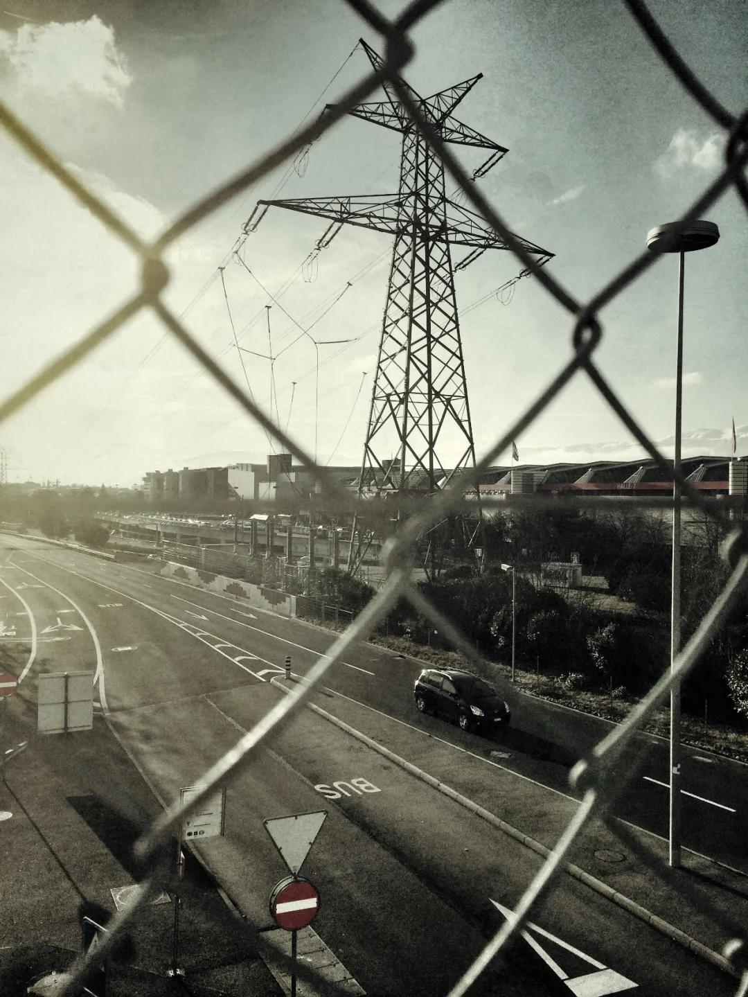 陈述郁言|没有好的打光设备?从一个钨丝灯开始练习