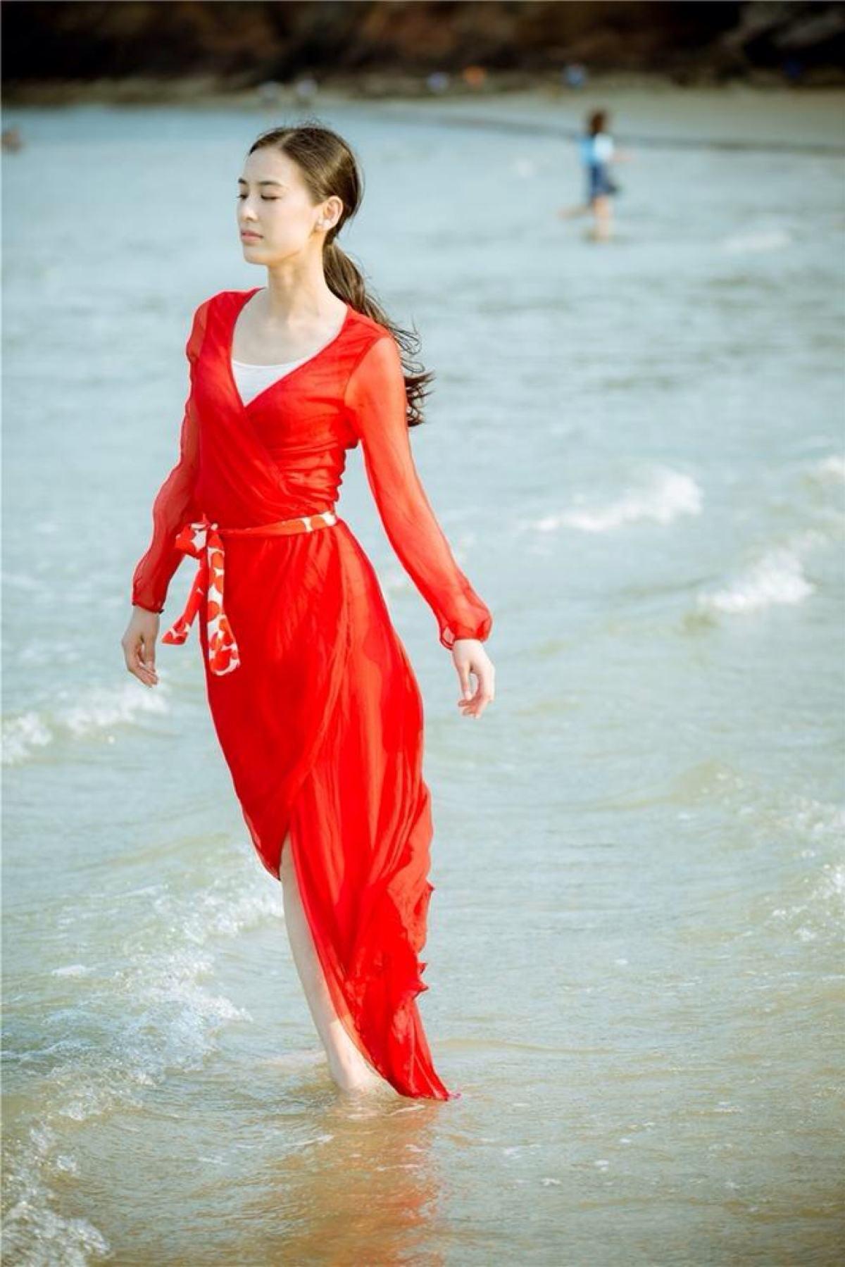 黄圣依紧身裙搭配图,黄圣依露脐装搭配图片