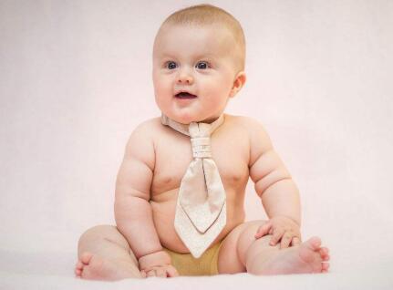 新生儿长湿疹是不是比较容易过敏,新生儿可传染的湿疹有哪些