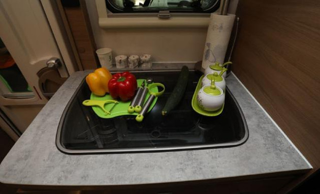 小房车实测,大通生活家v90小额头房车使用感受