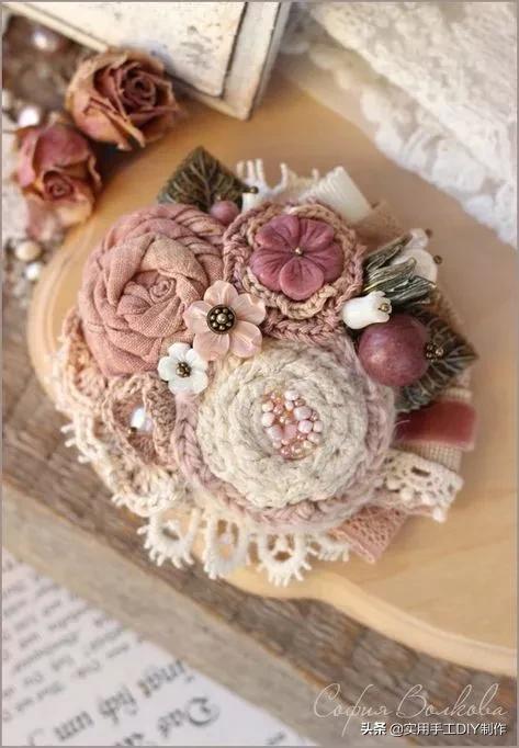 布艺玫瑰花的作品,花朵布艺作品
