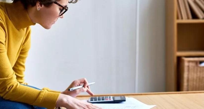 移民了国内的财产应该怎样做,移民后在国内的人民币存款咋办