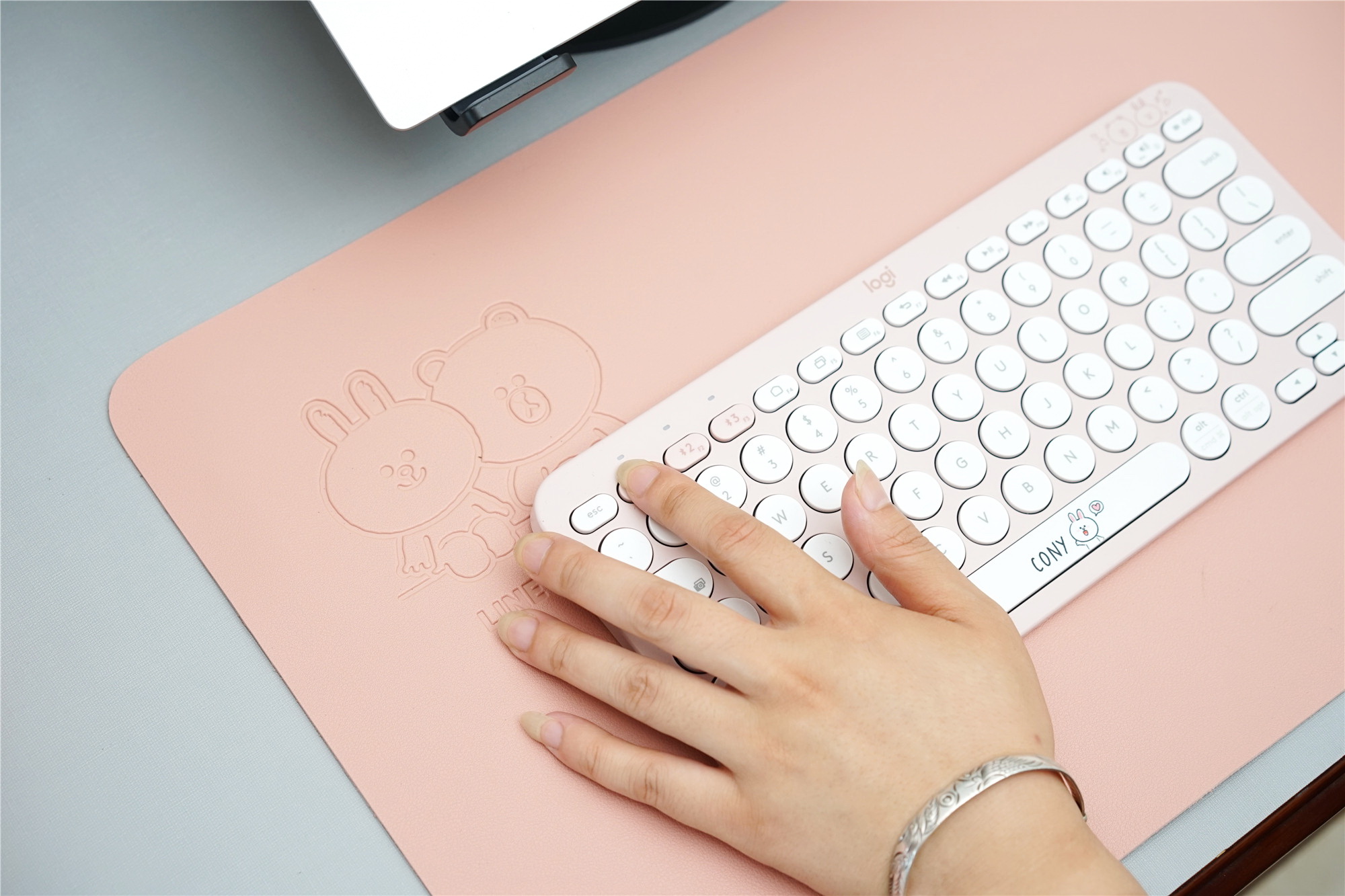 罗技linefriends测评,谁还没年轻活泼漂亮过