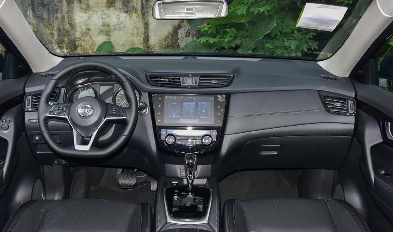 日产奇骏2017款2.5lcvt领先版4wd,奇骏三缸200亿是真的吗