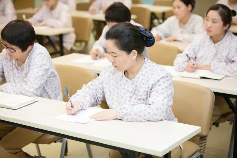 月子坐好了年轻不显老,月子如何坐能更好恢复