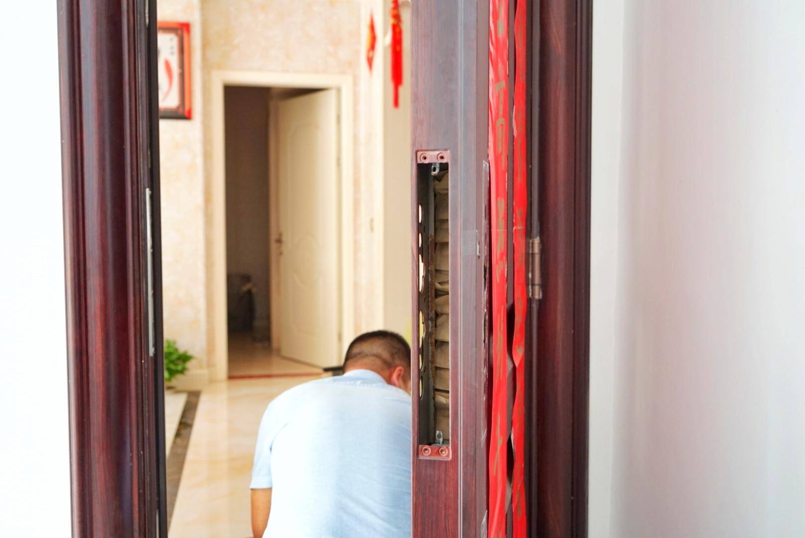 小米智能门锁e家和1s哪个值得入手,小米智能门锁e与青春版的区别