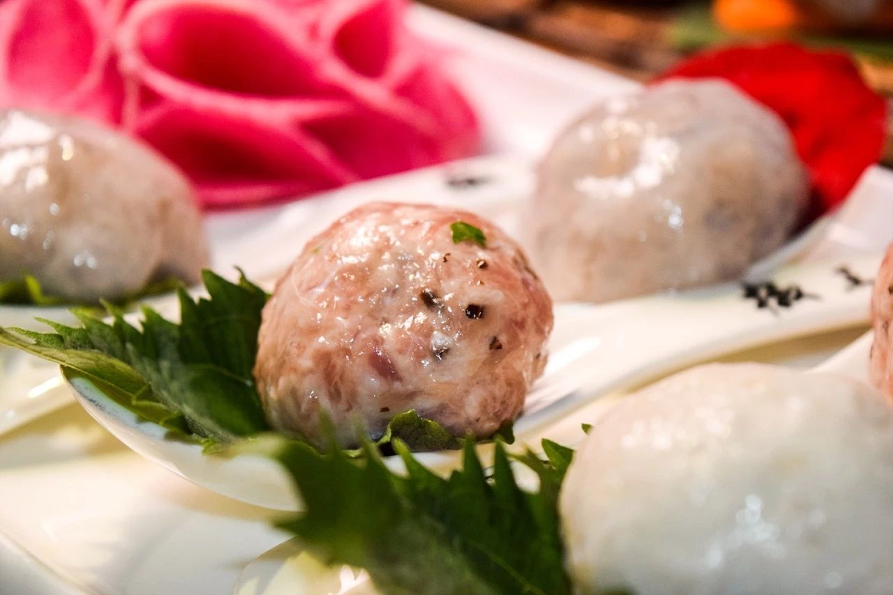 火锅还能喝汤？！征服无数街坊的火锅届黑马，十万份肥牛免费送！