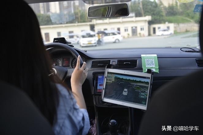 驾校机器人教练怎么用,机器人代替驾校教练