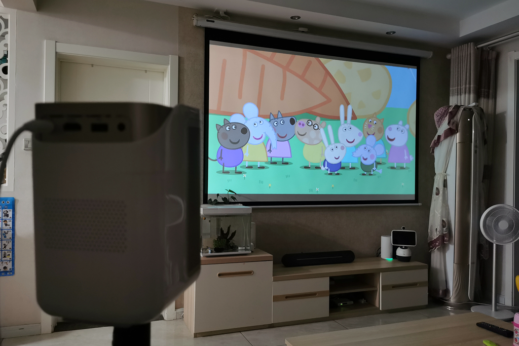 智能投影仪能当显示器吗,智能投影仪能侧投吗