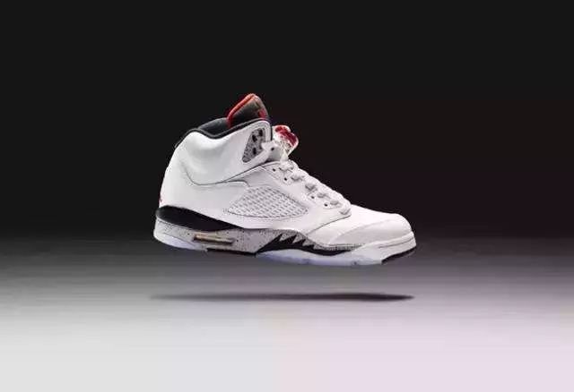 yeezy倒钩aj1,yeezy区别