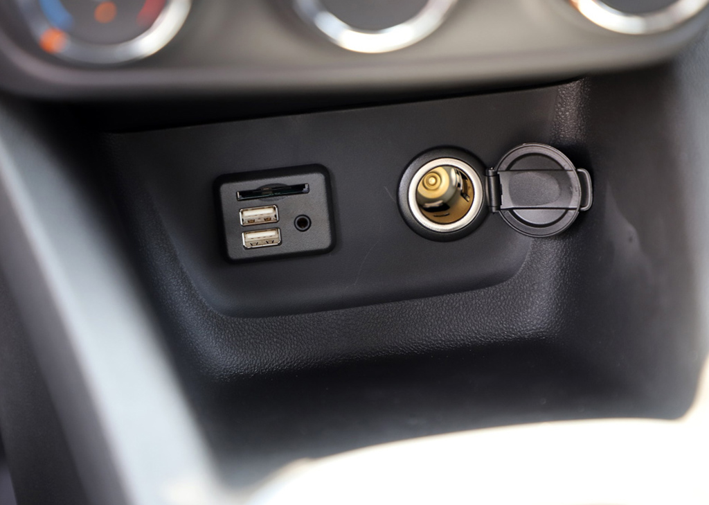 圣诞大战一触即发，新一代创酷还是柯米克？