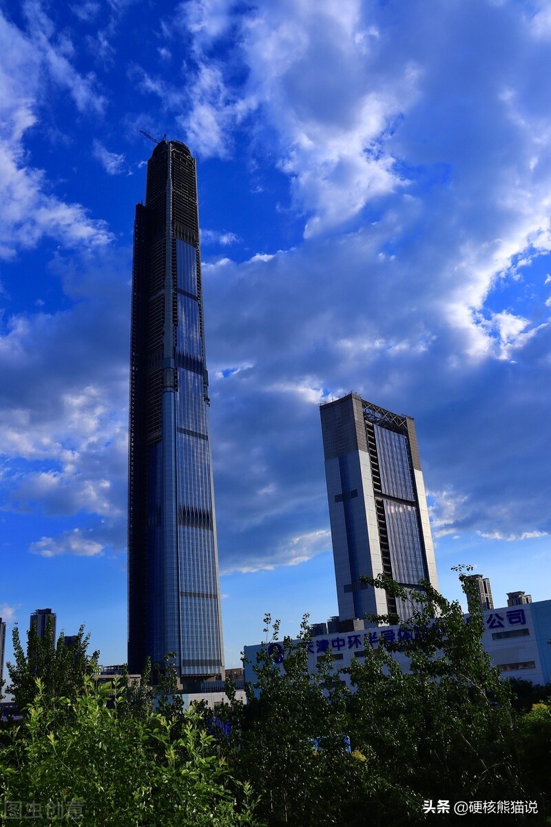 四天盖一层中国首创空中造楼机,中国独创空中造楼机