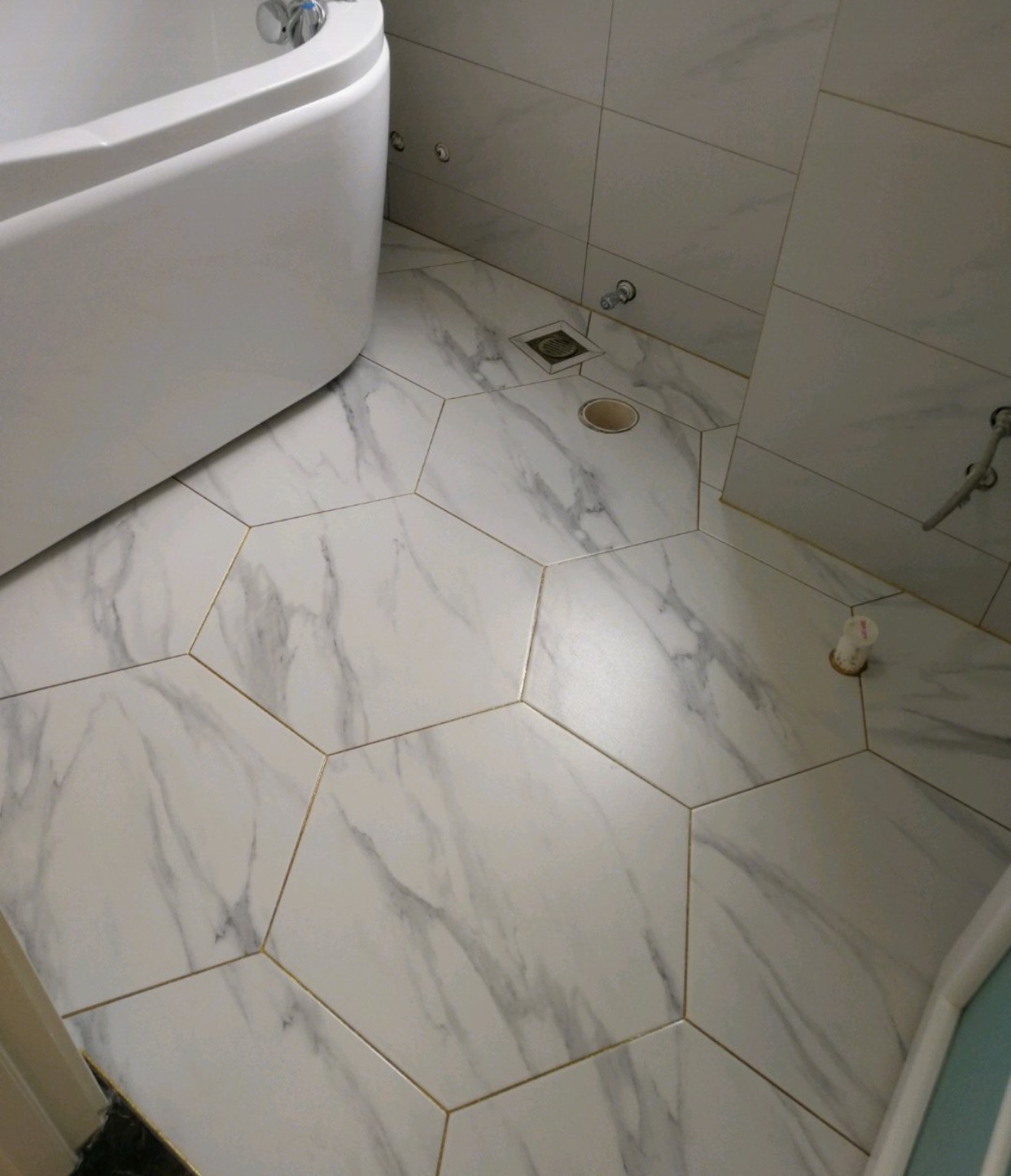 弱化砖缝的美缝剂如何选择,偏白黄的美缝剂