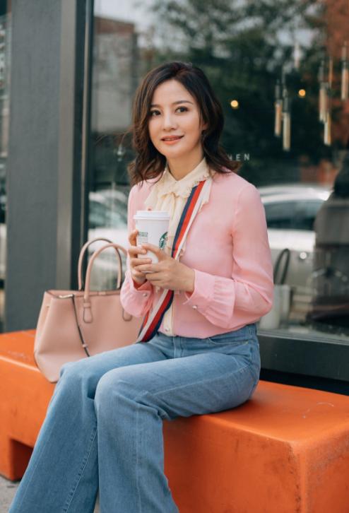 陶虹穿衣搭配图片,陶虹50岁减龄穿搭