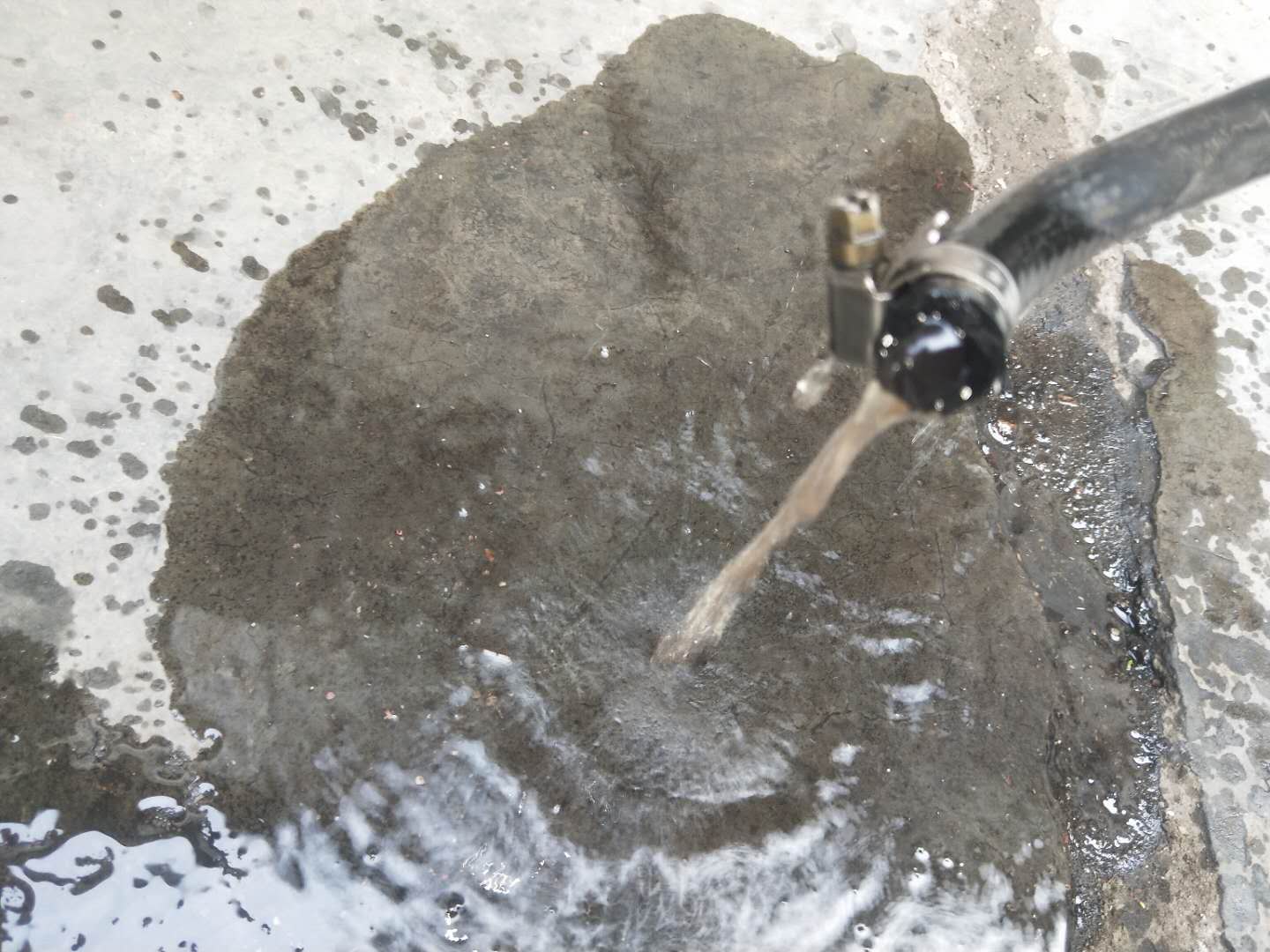 发动机怠速抖动的原因及解决办法,发动机怠速抖动最简单的解决方法