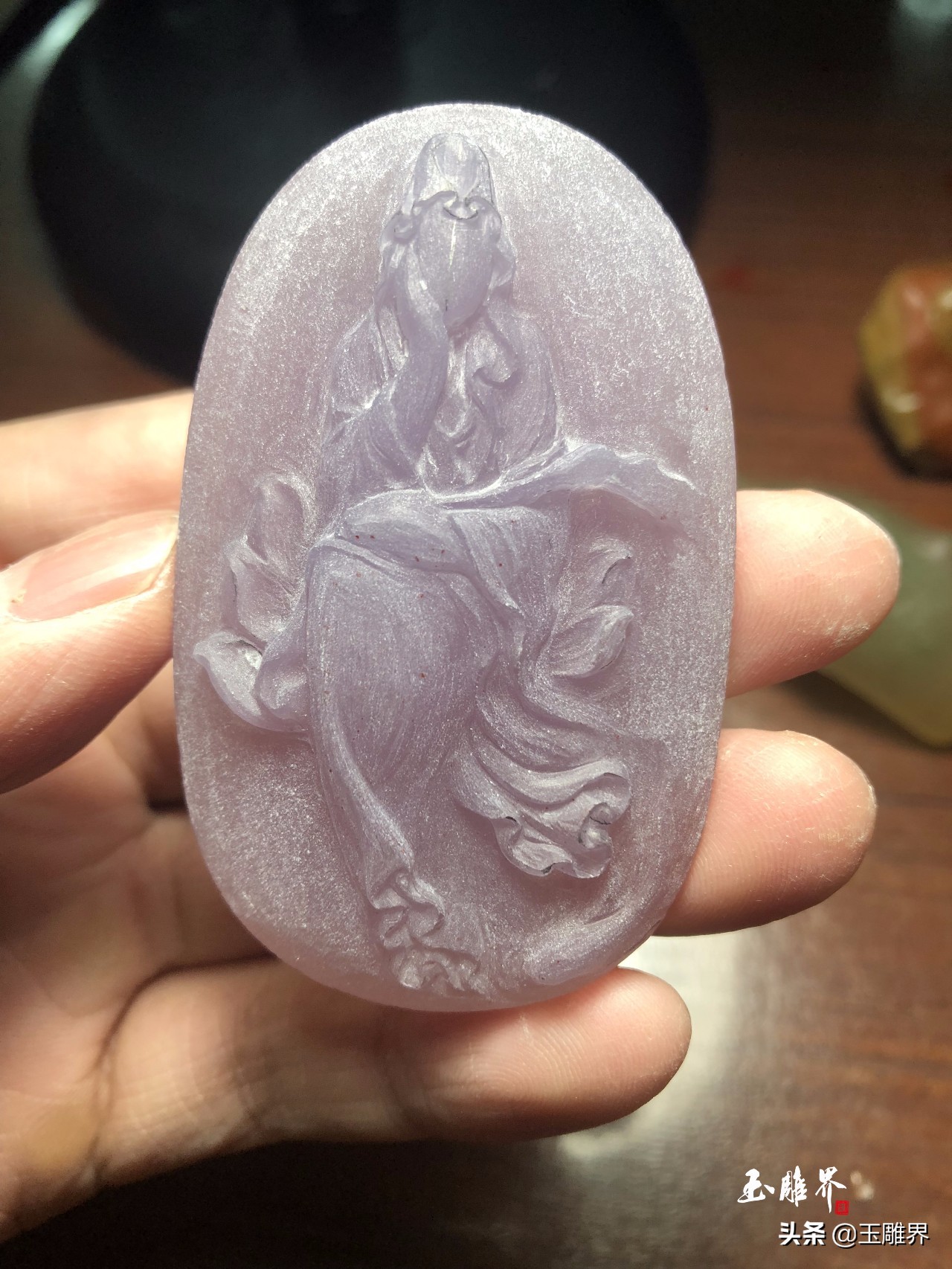 罕见绝美雪景玉雕,和田玉精美观音
