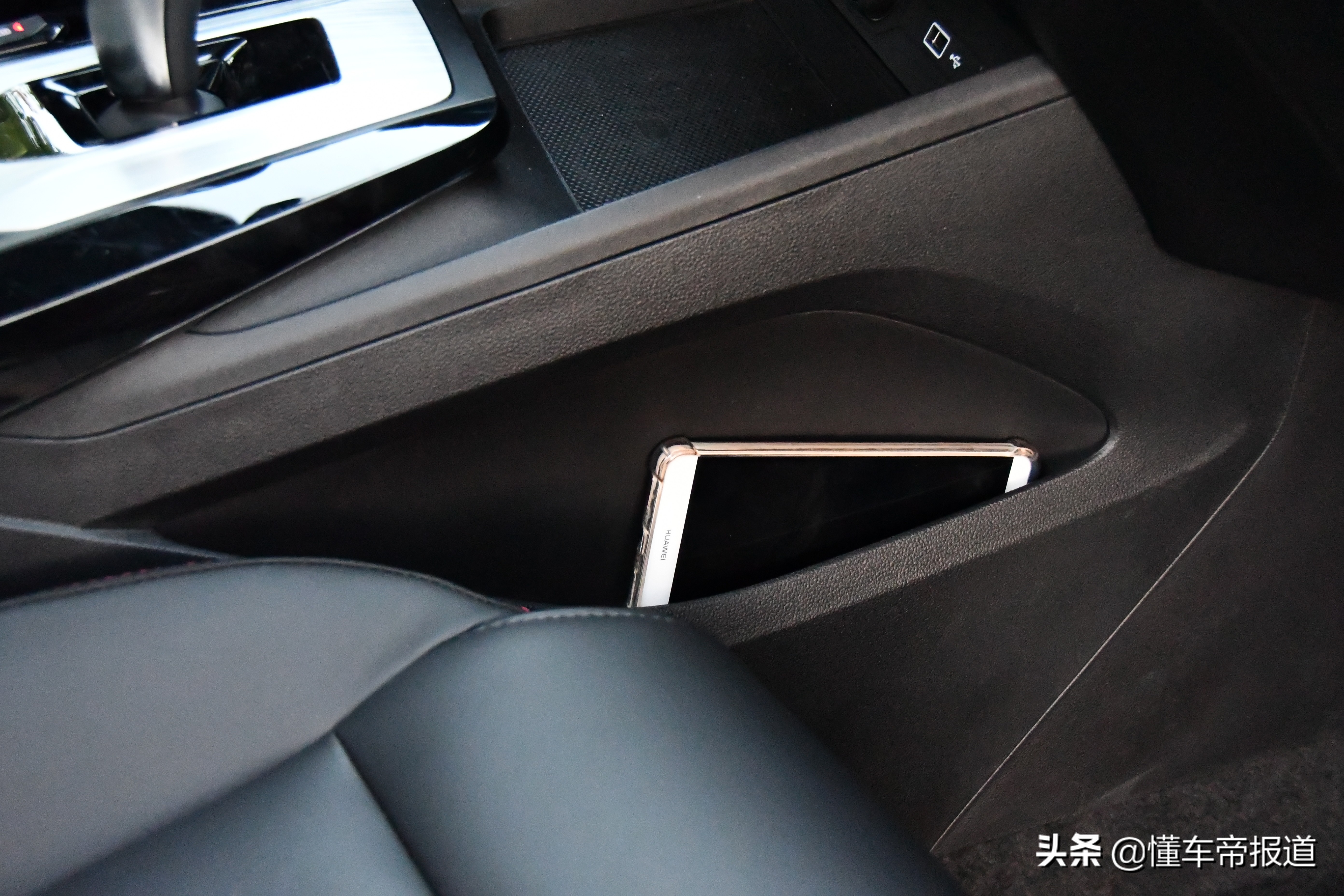 新名爵mg5红色,全新名爵mg5来了