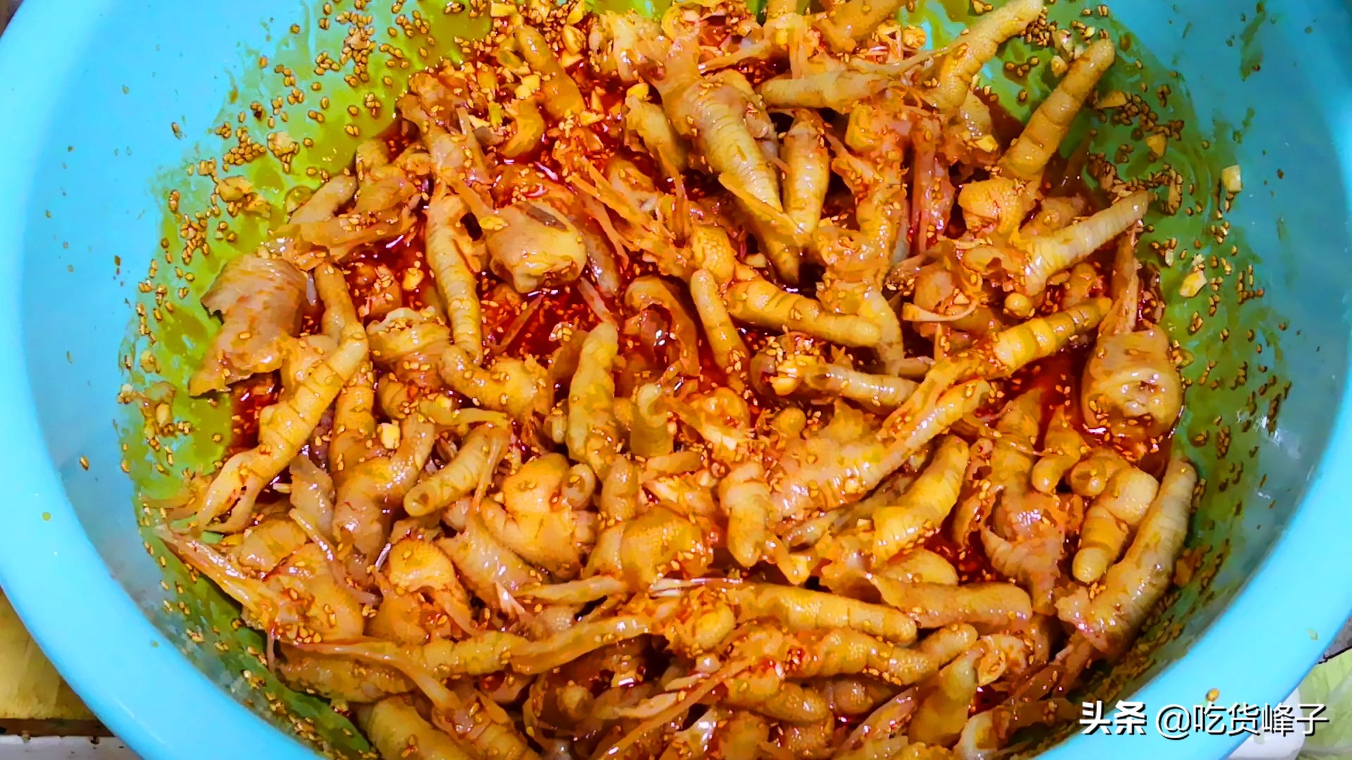 天冷鸡爪怎么做,这道菜做法简单但比肉都香