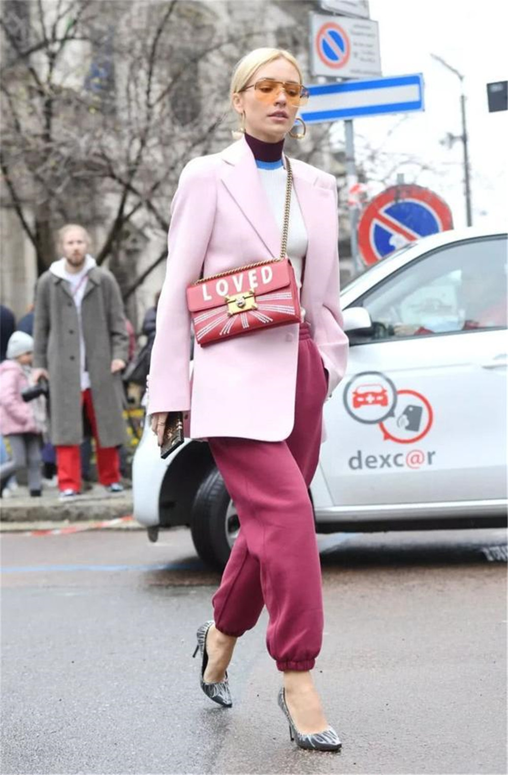 2020年流行的“运动裤”怎么穿？试试用这4款鞋子搭，时髦又显高