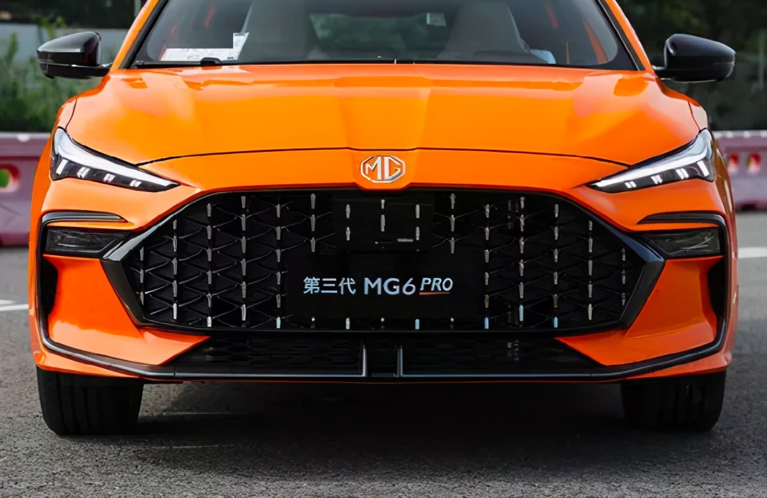 激进前卫全新mg6pro预告图发布,运动轿跑第三代mg6pro上市