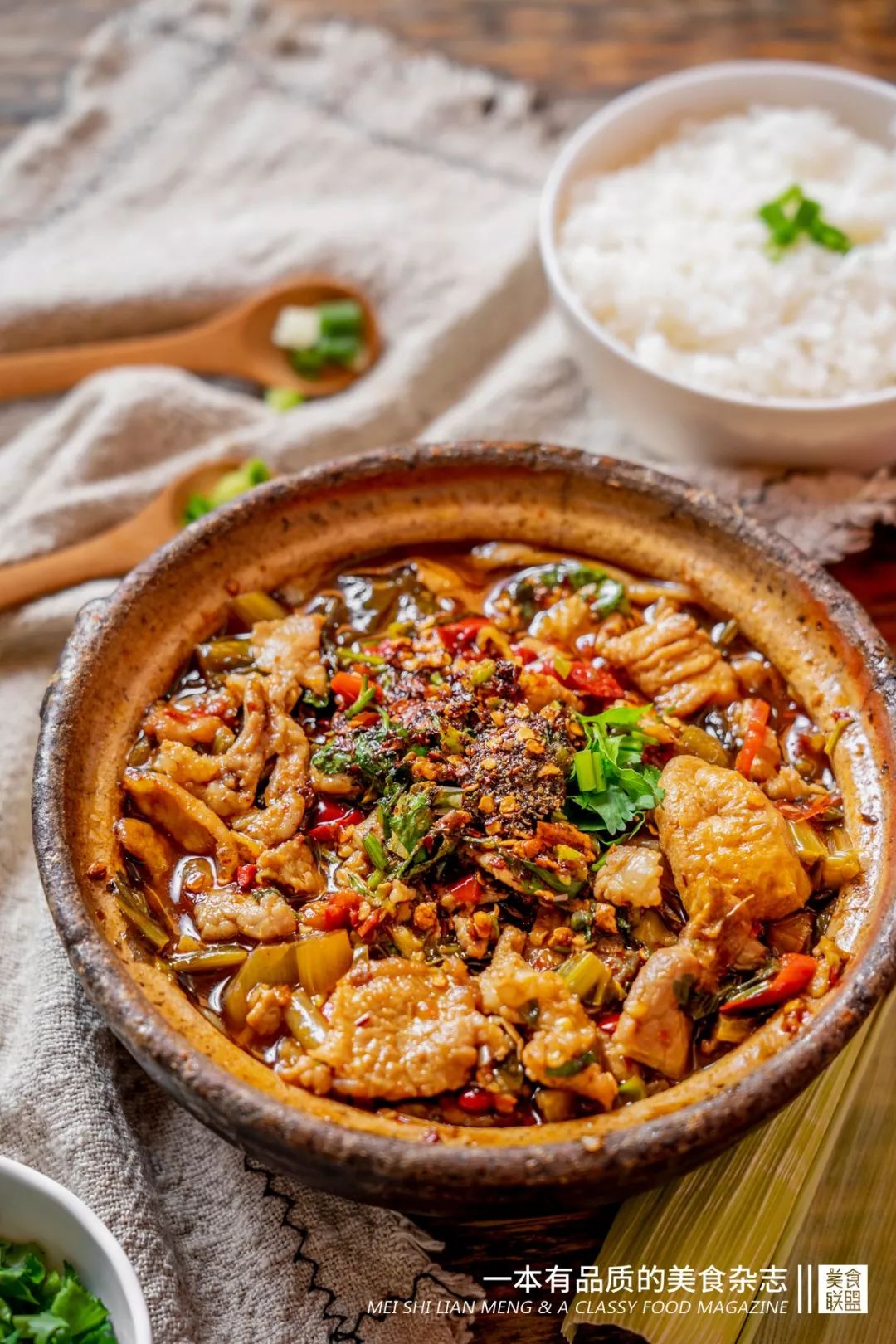 昆明这家小吃店里的传奇男人，17年来让人又嫉妒又欢喜