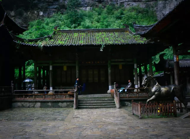 武隆夏季探秘奇特的地缝峡谷,武隆探秘