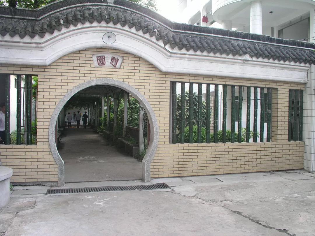 这里是天一中学老校区，如今美出了另一番境界