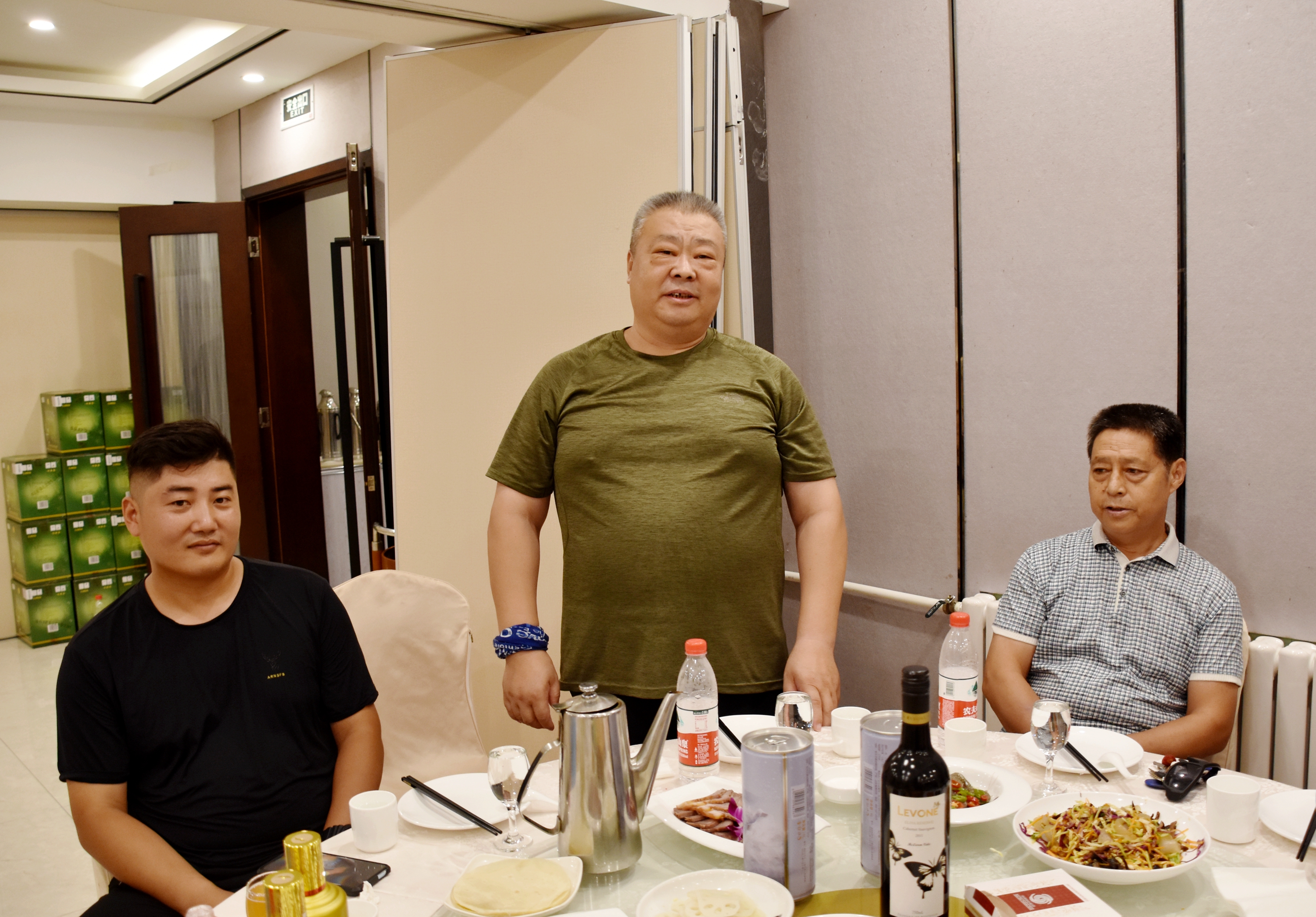 鸢飞社区福海花园小区举办庆祝建军94周年联谊会