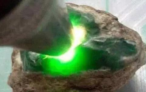 翡翠私人定制靠谱吗-想要私人订制的进来看看