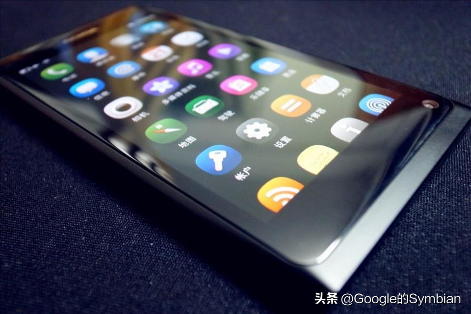 美好的回忆，诺基亚最美的手机N9，现在看起来还是那么好看