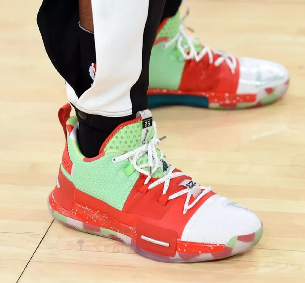 圣诞大战湖人上脚球鞋,圣诞大战詹姆斯盖帽塔图姆