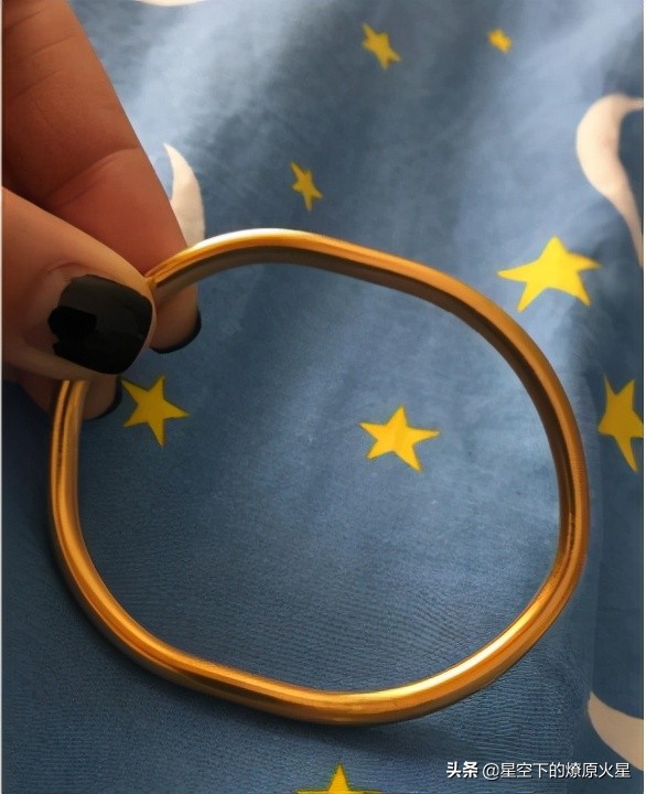 哪种黄金手镯不容易变形,黄金手镯变形是不是假的