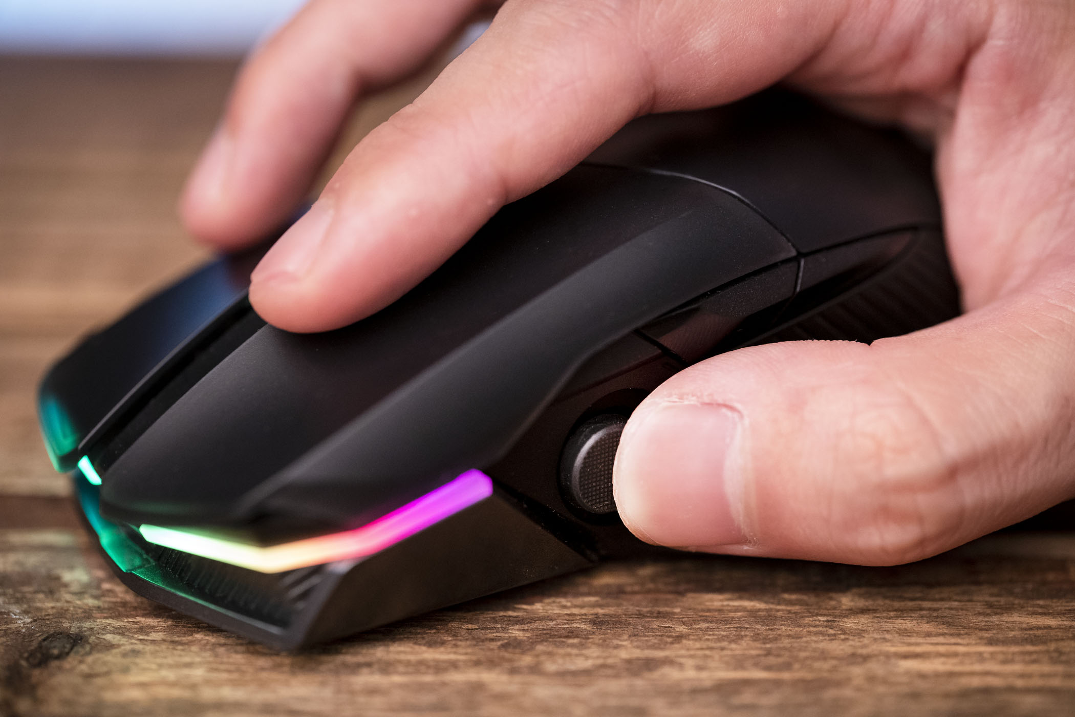 华硕rog魔刃鼠标怎么用,华硕rog魔刃x鼠标