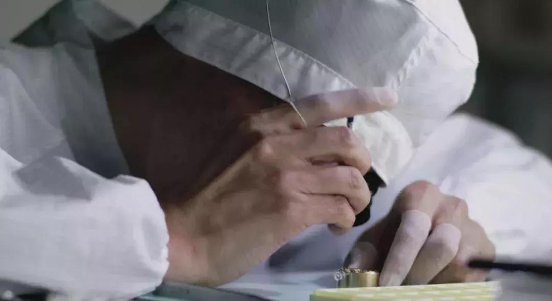 一道划痕抛光,一道划痕补漆