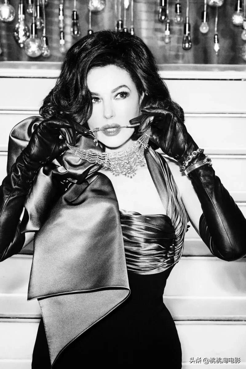 莫妮卡贝鲁奇的美图个人写真,莫妮卡贝鲁奇惊艳写真图片