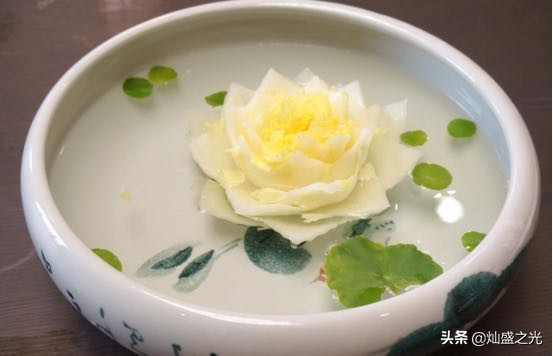 佩戴翡翠手镯的好处和坏处,翡翠手镯的各种佩戴方法